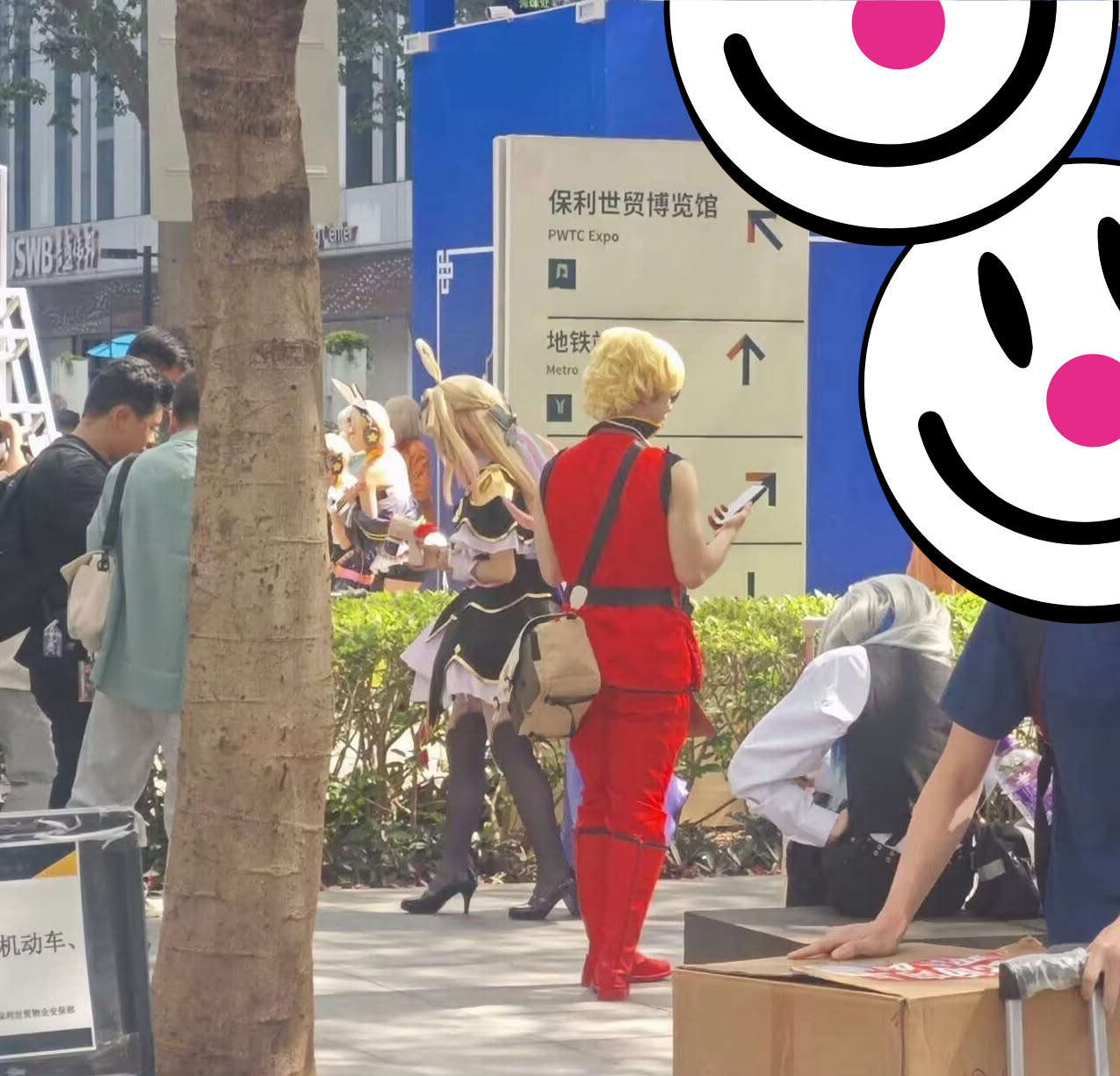 夏亚玩手机错过母亲？高达赤色彗星拉拉辛名场面惨遭网友恶搞