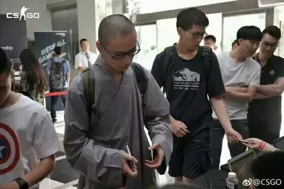 CS2和尚华严法师爆火玩家心态课