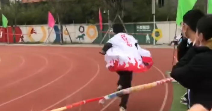 嘉豪梗爆火背后，二次元校园热梗再翻红
