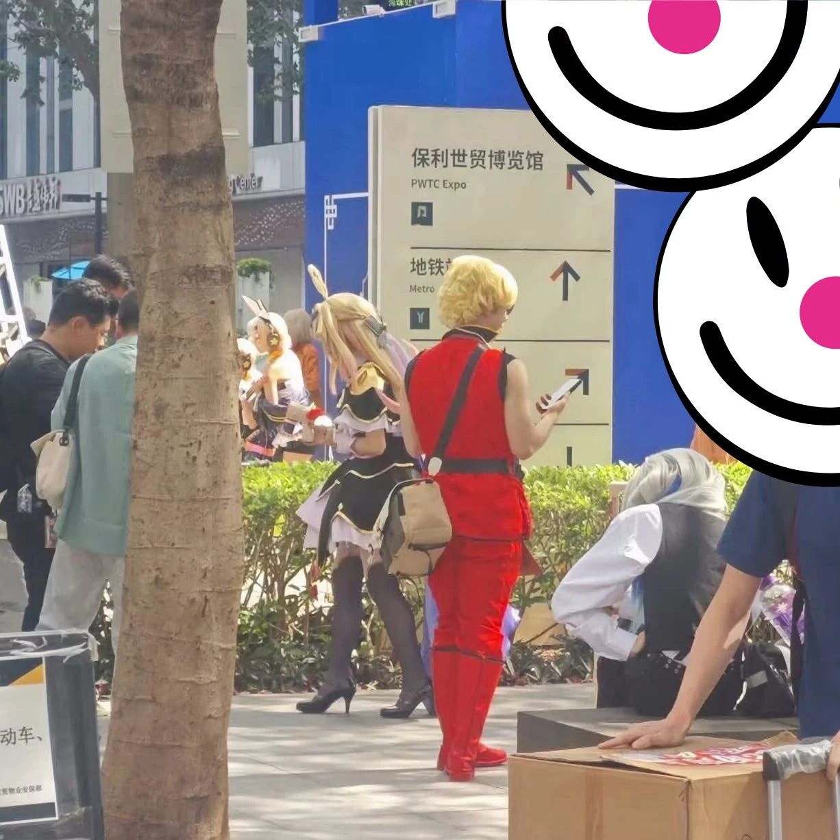 别刷手机了！当高达名场景惨遭“低头族”解构，夏亚终究是错失了他的“母亲”