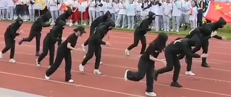嘉豪梗爆火背后，二次元校园热梗再翻红