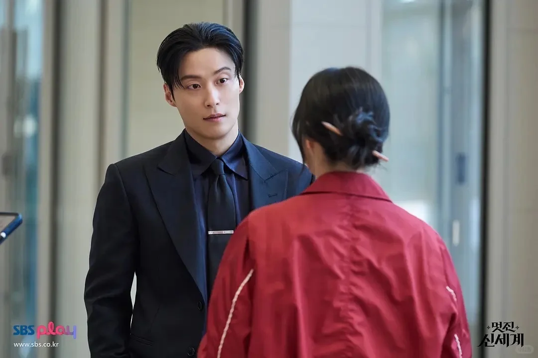 被赐死的朝鲜恶女，穿越2026年成了她？林智妍双重人格神演技，冤家财阀互怼太上头！
